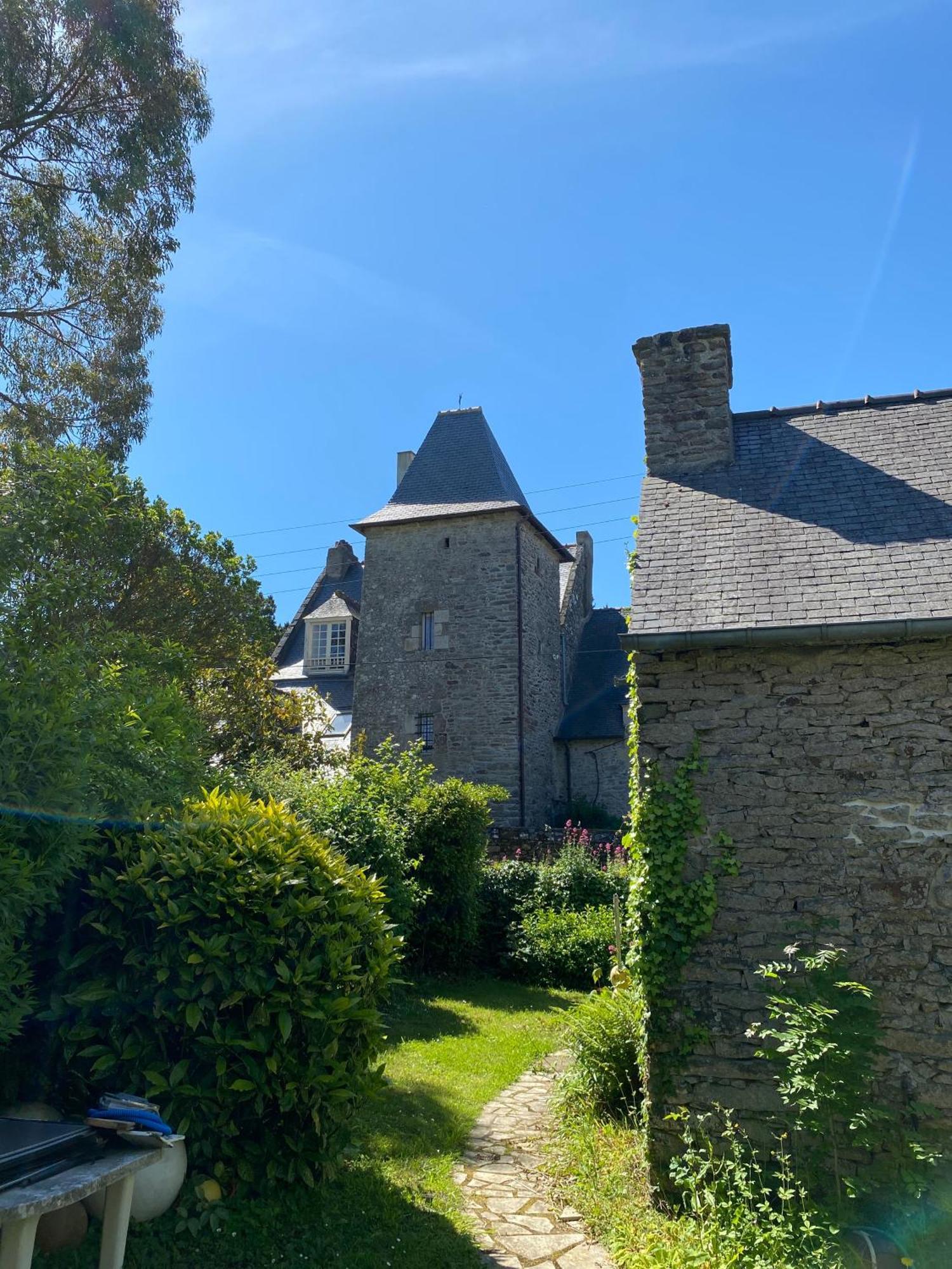 Manoir Des Bords De Rance Bed & Breakfast Plouer-sur-Rance ภายนอก รูปภาพ