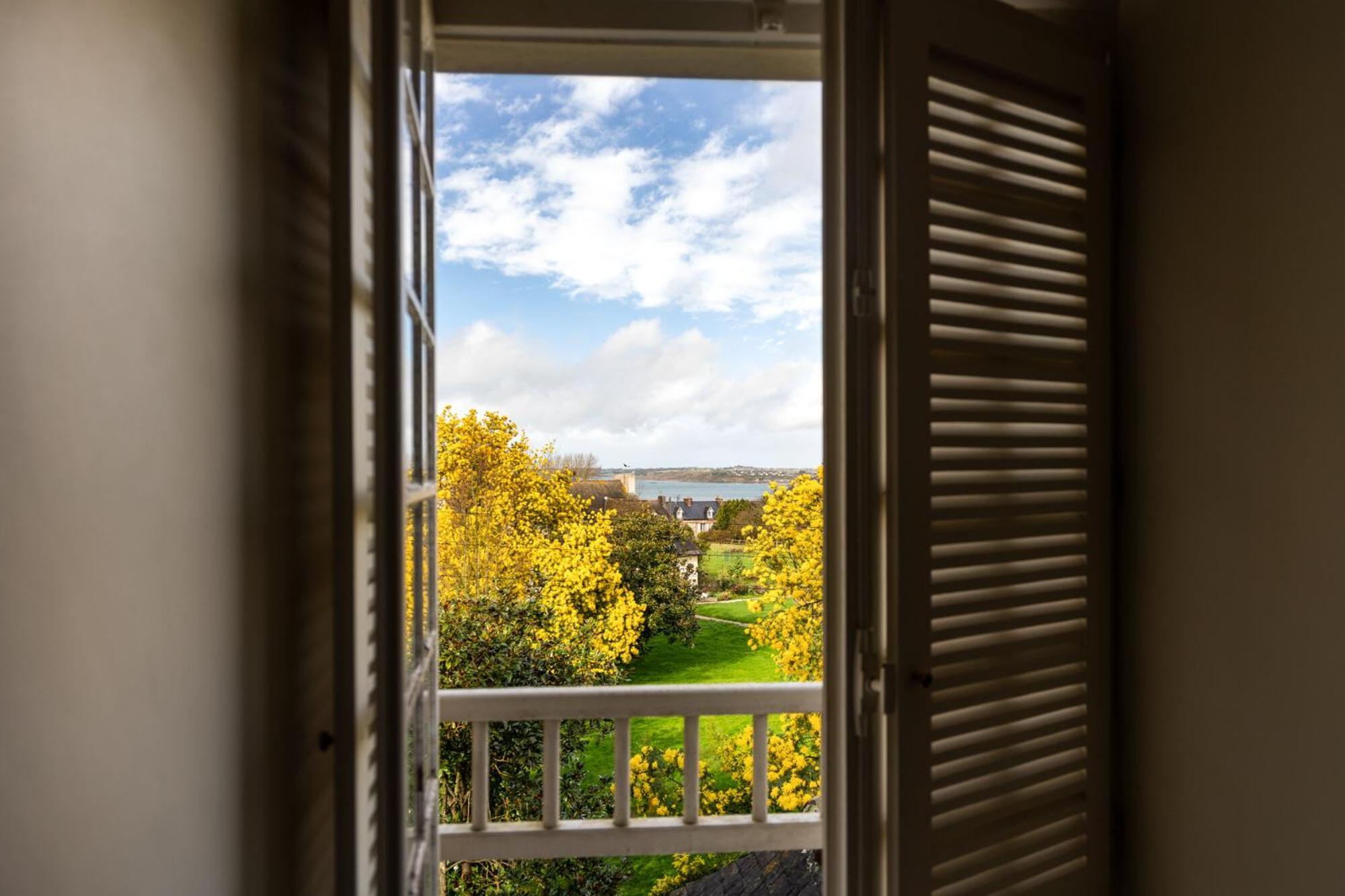 Manoir Des Bords De Rance Bed & Breakfast Plouer-sur-Rance ภายนอก รูปภาพ
